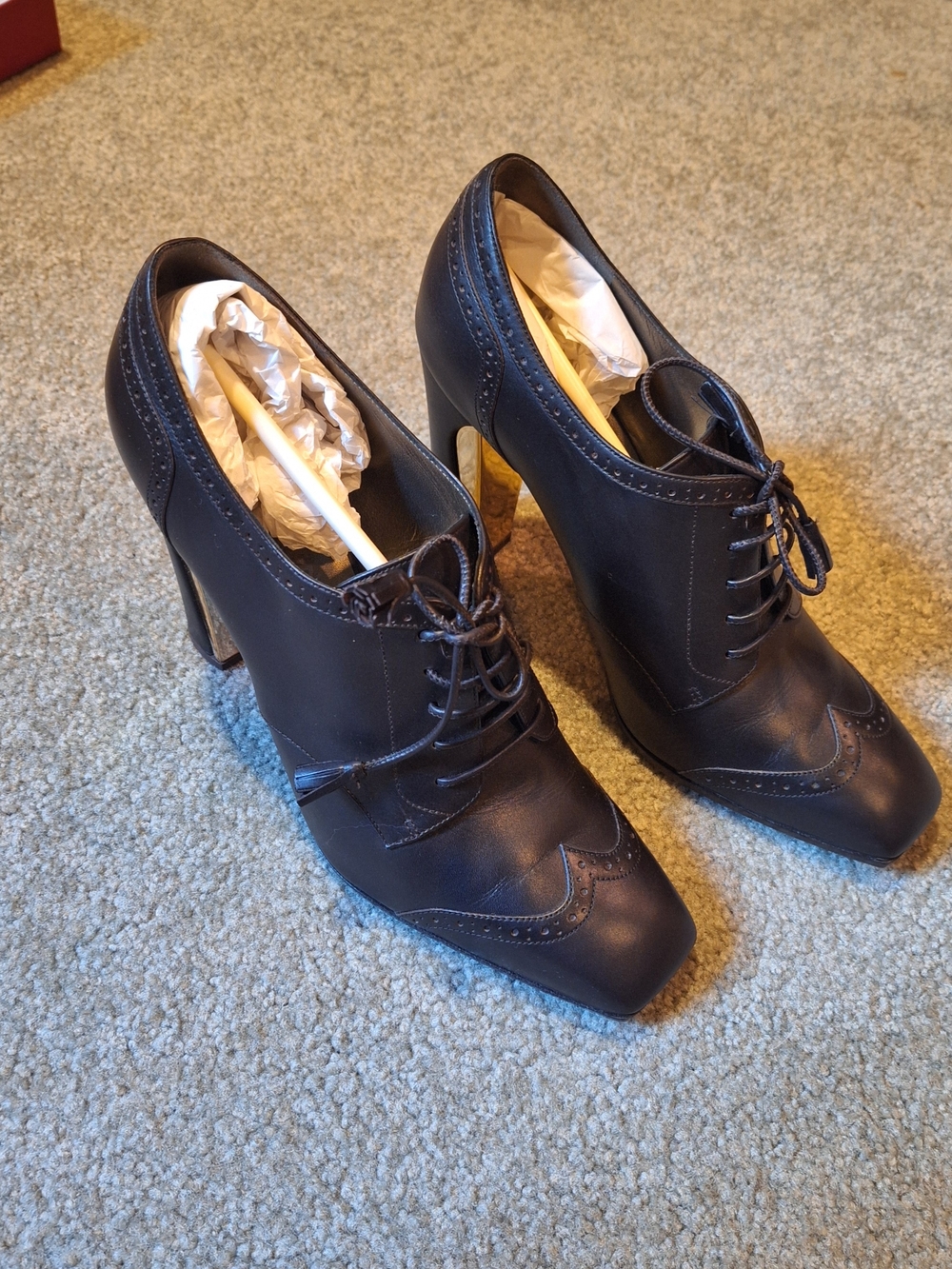 Slavatore Ferragamo Lace-Up Leather Heeled Oxfords with Gold Block Heel